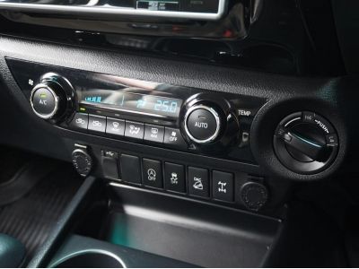 TOYOTA HILUX REVO DOUBLE CAB 2.8 G 4WD NAVI ปี 2017 เกียร์AUTO 4X4 สภาพนางฟ้า รูปที่ 9